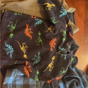 Boys 4t pullover bundle